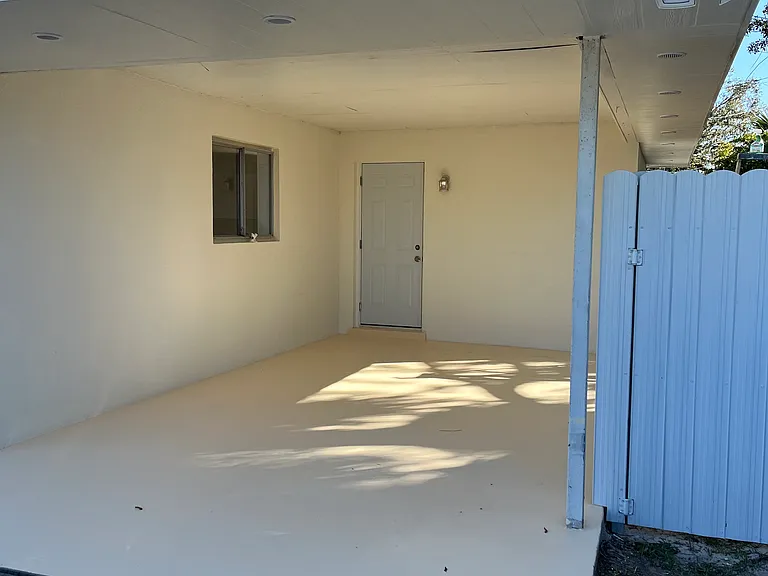20233 Peachland Blvd — Photo 10