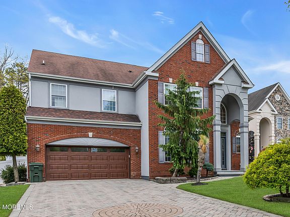 3rd image of 15 Rockspray Court