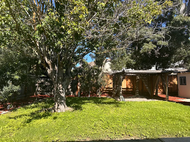 1610 Fir St — Photo 24