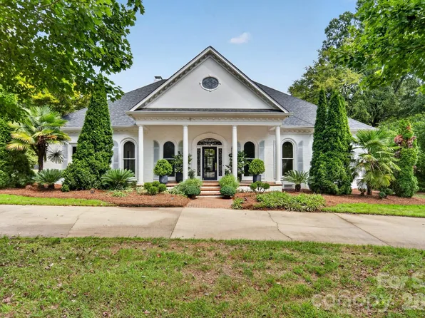 3747 Moorland Dr, Charlotte, NC 28226