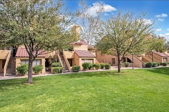 2 bed, 924 sqft, $1,650 — Photo 3