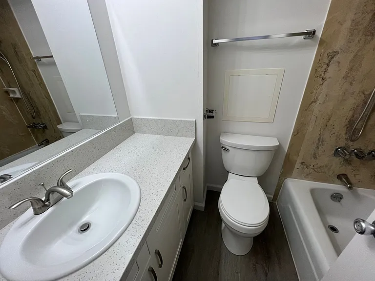 1545 Liona St — Photo 5