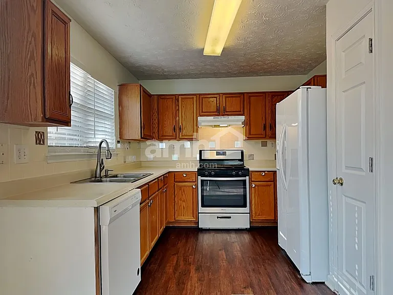 2180 Stoneoak Dr — Photo 3