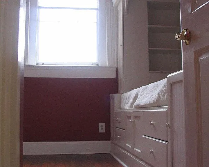 second bedroom w built in twin bed