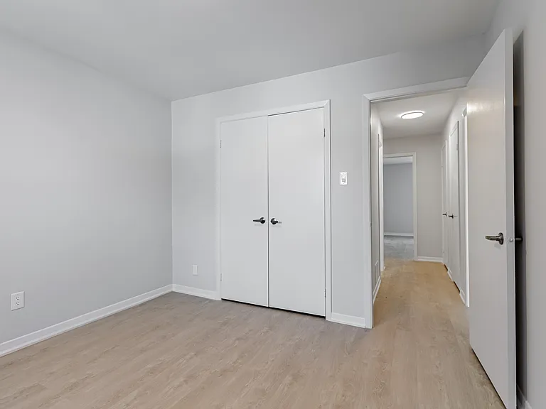 207 Davisville Ave — Photo 18