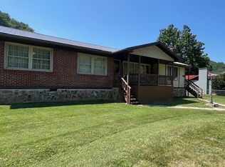 11239 Riverside Cir, Pound, VA 24279