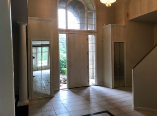 2852 Canterbury Ct, Milford, MI