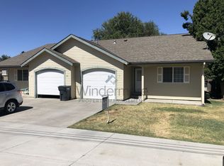 416 SW 4th St #1, College Place, WA 99324