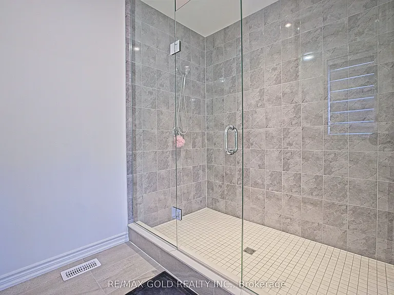 19 Marigold Blvd — Photo 46