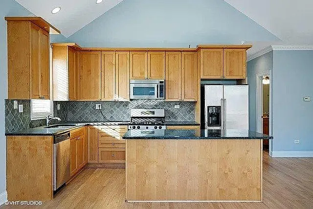 826 W Windsor Ave — Photo 4