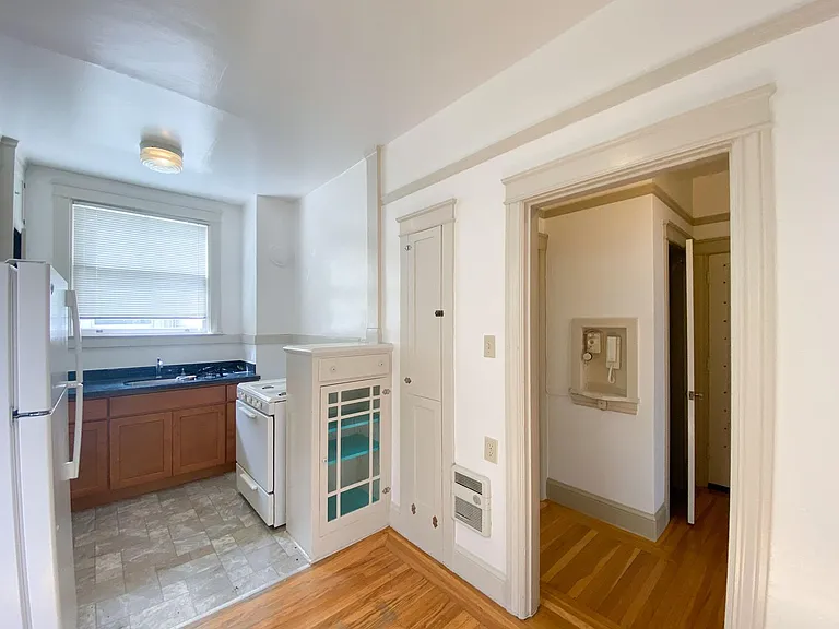 99 Jersey St — Photo 4
