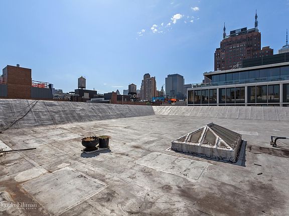 4th image of 66 Grand St APT 5
