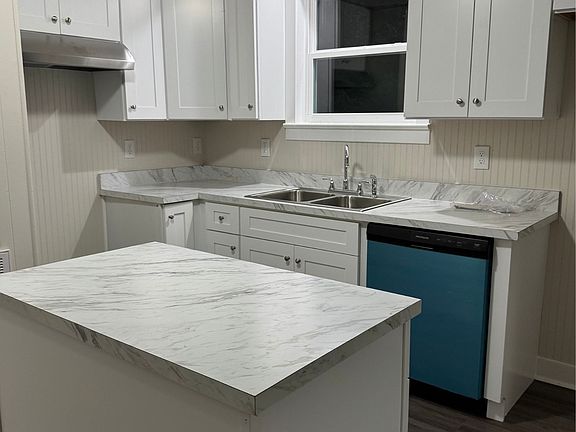 3rd image of 7104 White Oak Dr