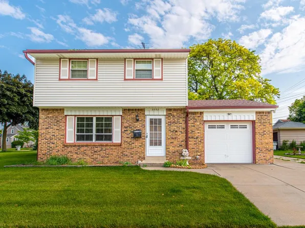 2032 West Barnard AVENUE, Milwaukee, WI 53221