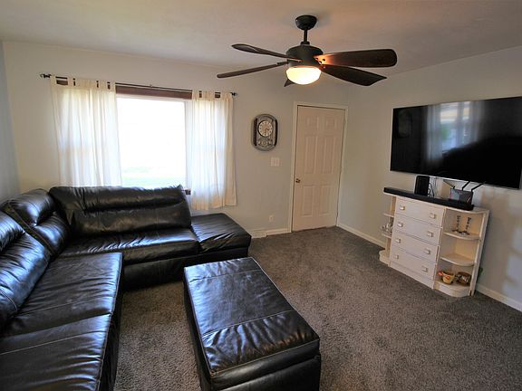 5th image of 225 Harris Ave