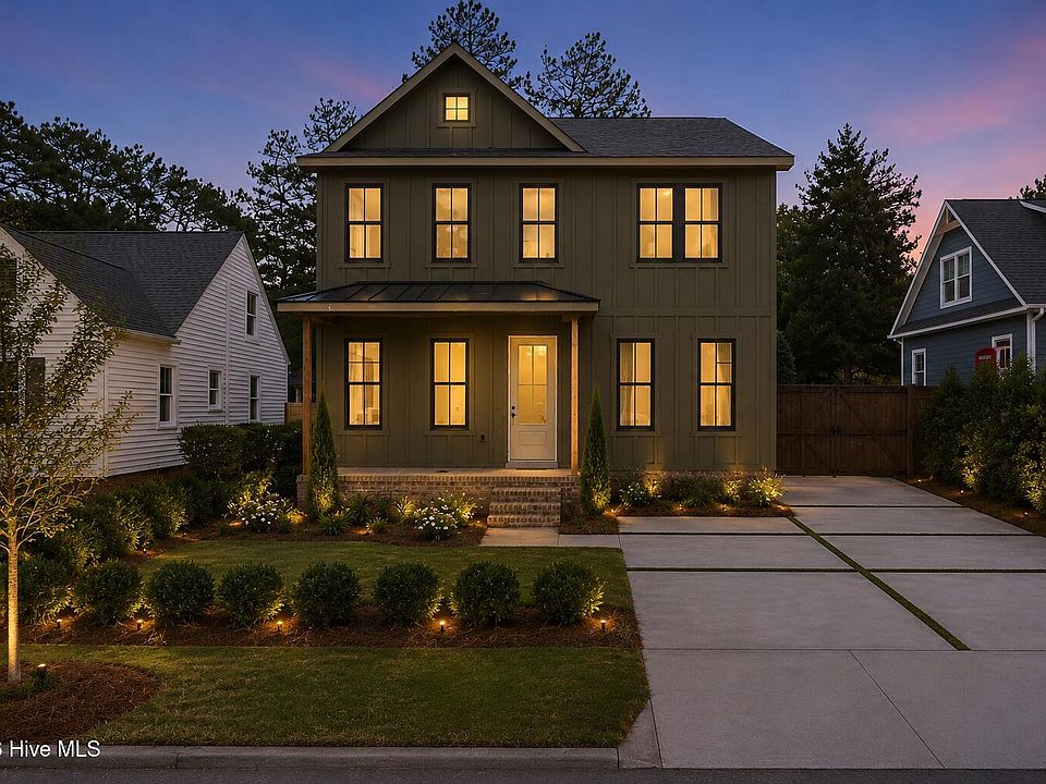 1st image of 785 N May Street