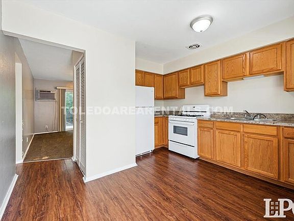 2nd image of 419 S Enterprise St #419A