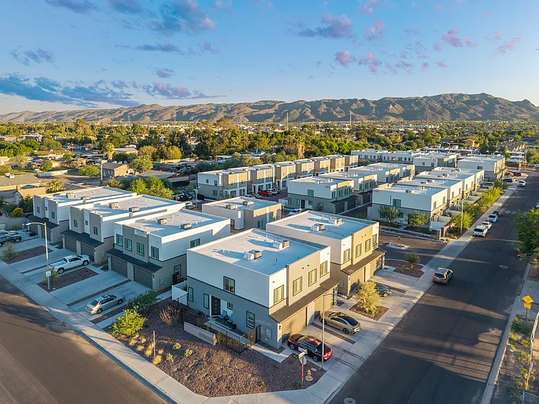 Elevate on Vineyard Townhomes — Photo 9