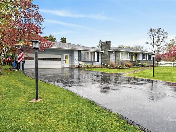 3rd image of 1 Sun Valley Dr