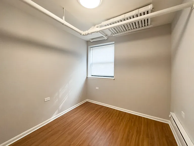 5748 N Winthrop Ave #100 — Photo 12