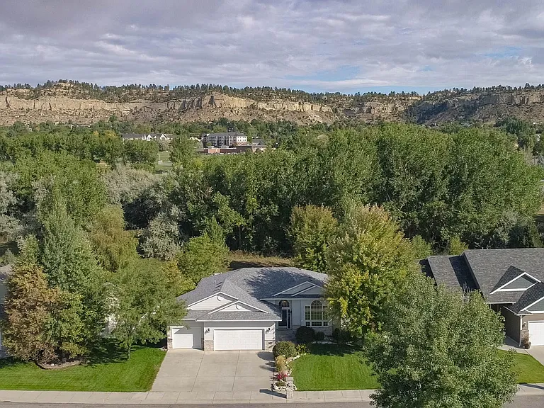 3835 Fairmeadow Dr — Photo 3