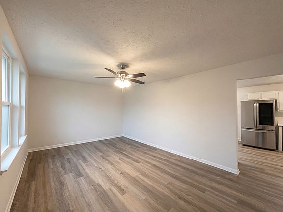 3rd image of 6211 Sedgeridge Ave