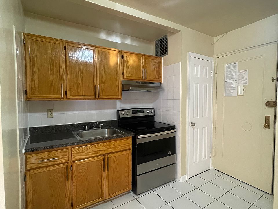 1st image of 14848 88th Ave APT 5B