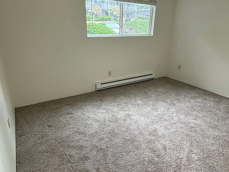 Willowbrook Apartments — Photo 19