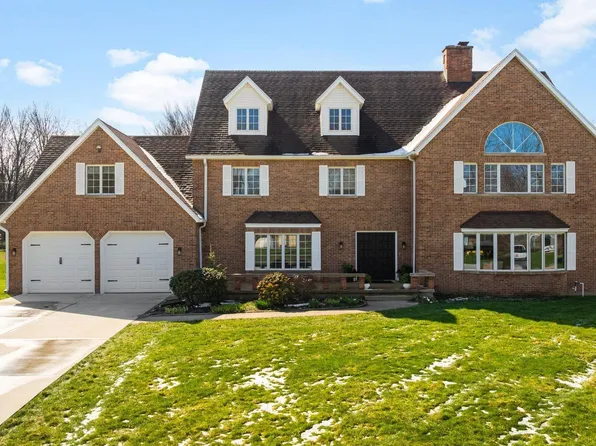 17470 Skyline Dr, South Bend, IN 46614