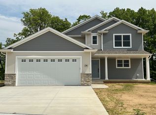 736 Mineral Creek Dr, Colona, IL 61241