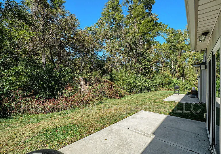 6303 NE 44th St — Photo 18