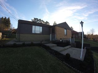 318 Guenevere Dr, Pittsburgh, PA