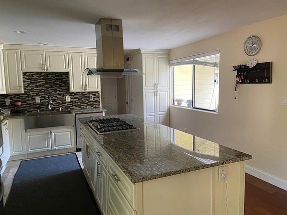 Open Kitchen