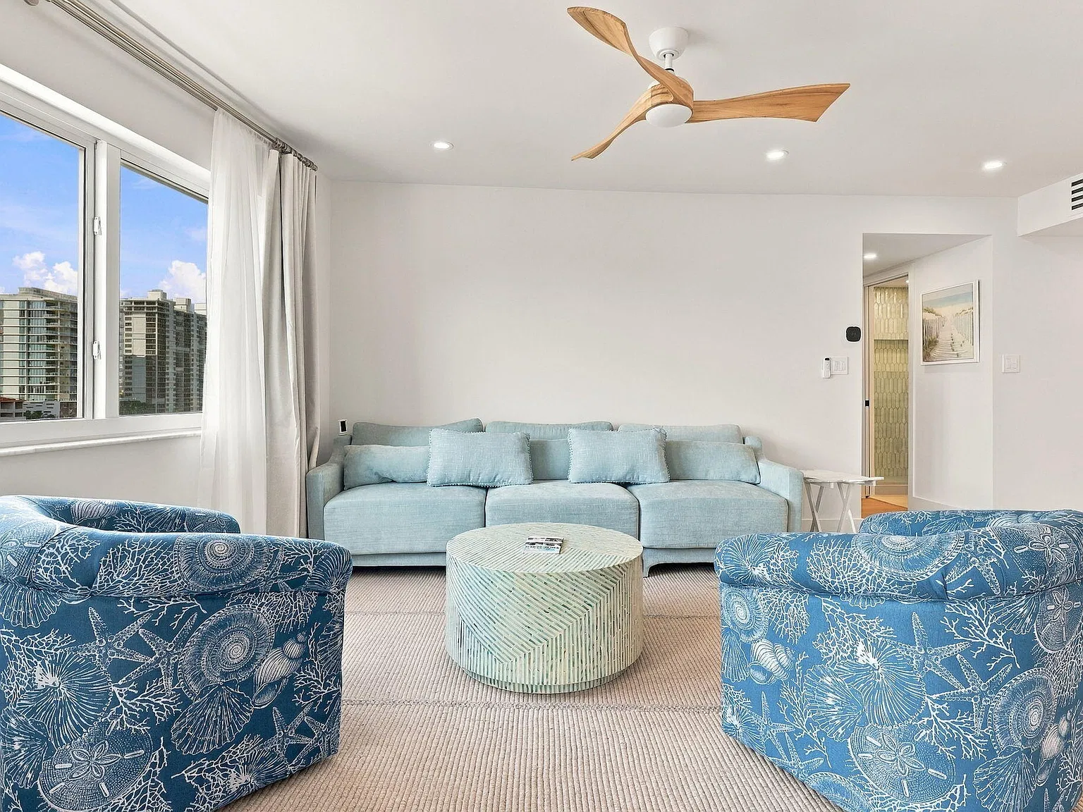 2 bed, 1.5 bath, 1174 sqft, $5,500 — Photo 3