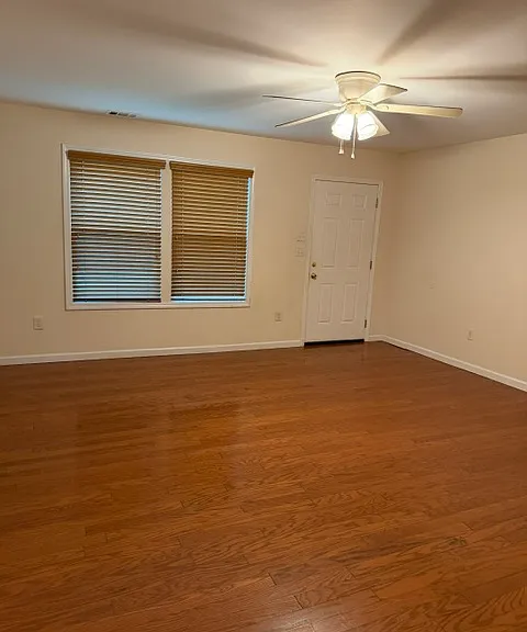 124 Massey Ln — Photo 3