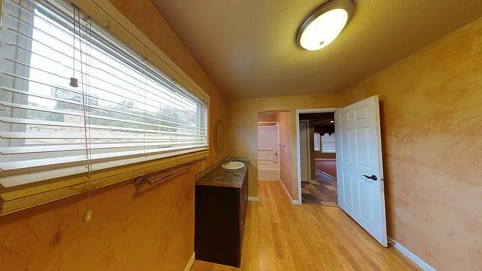 811 6th Ave NW — Photo 5