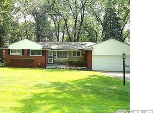 19229 Nadol Dr, Southfield, MI