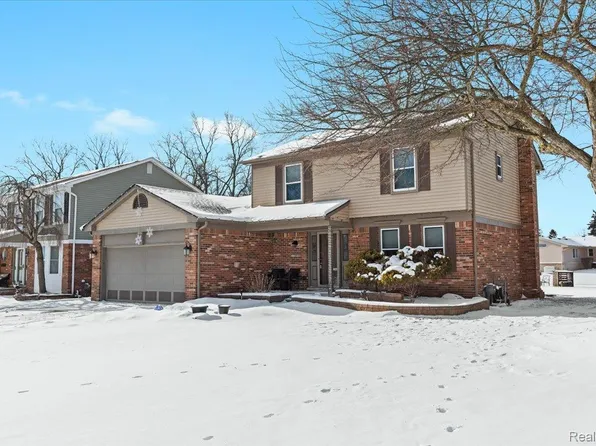 17193 Louise St, Livonia, MI 48152