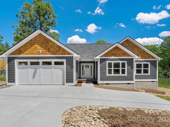 206 Padgettown Rd, Black Mountain, NC 28711