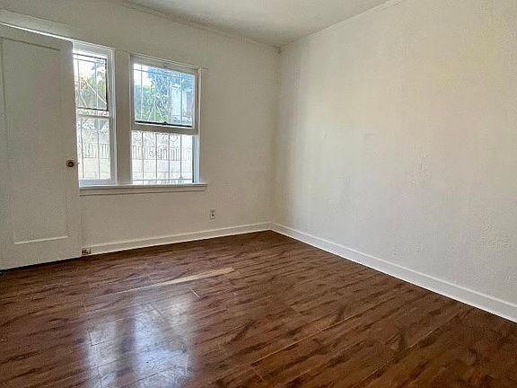 3rd image of 3025 W 60th St