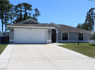 2815 1st St SW, Lehigh Acres, FL 33976