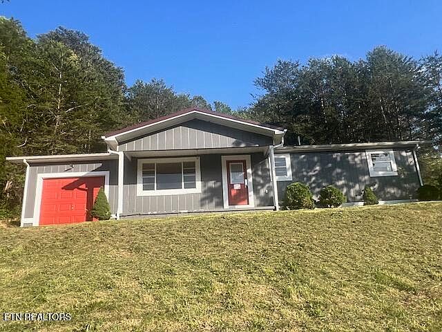 1st image of 144 Walnut Dr