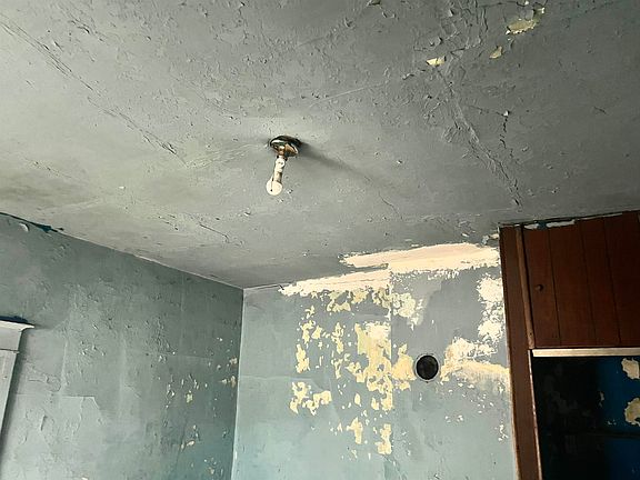2nd image of 1074 Overton Park Ave