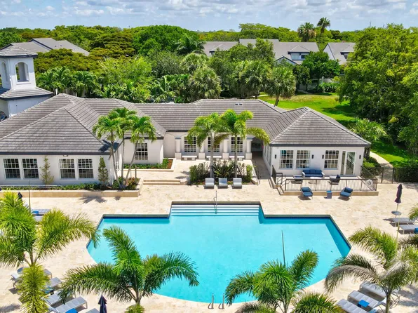 St. Tropez Townhomes & Villas