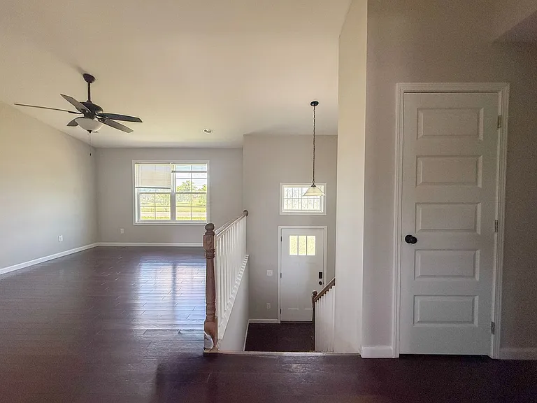 505 Holladay Rd — Photo 3