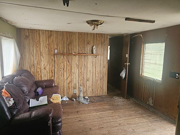 2nd image of 506 Blue Door Rd