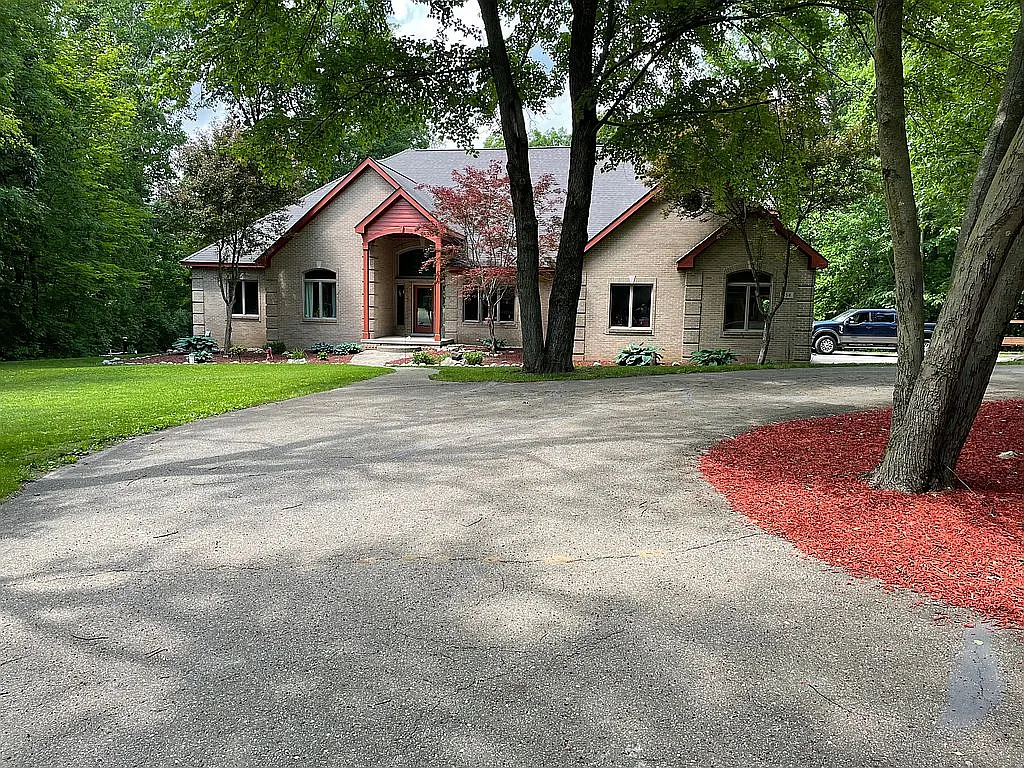 554 Golden Oaks Ct photo 1