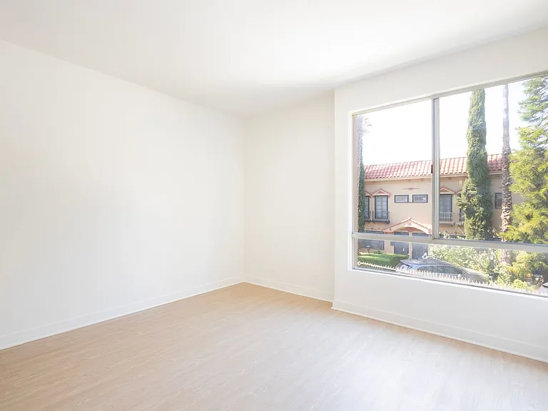 Welcome to 1616 Serrano Ave — Photo 21