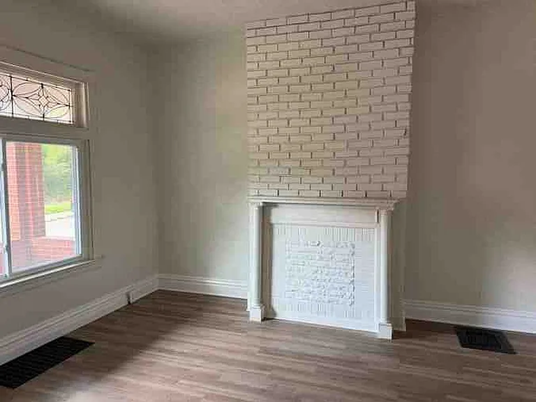 757 Franklin Ave — Photo 6