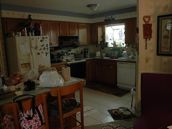 3rd image of 671 14th Ave S